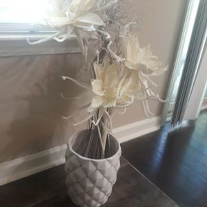 Flower Accent and Vase